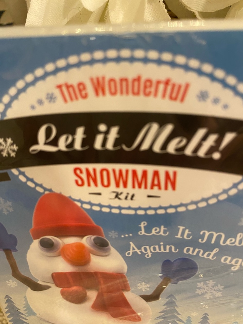 Snowman Build & Play Kit - Picture 4 of 7